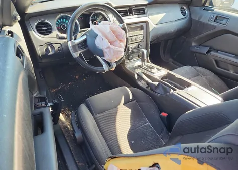 2013 Ford Mustang z USA, uszkodzony, nr VIN 1ZVBP8EM5D5225714